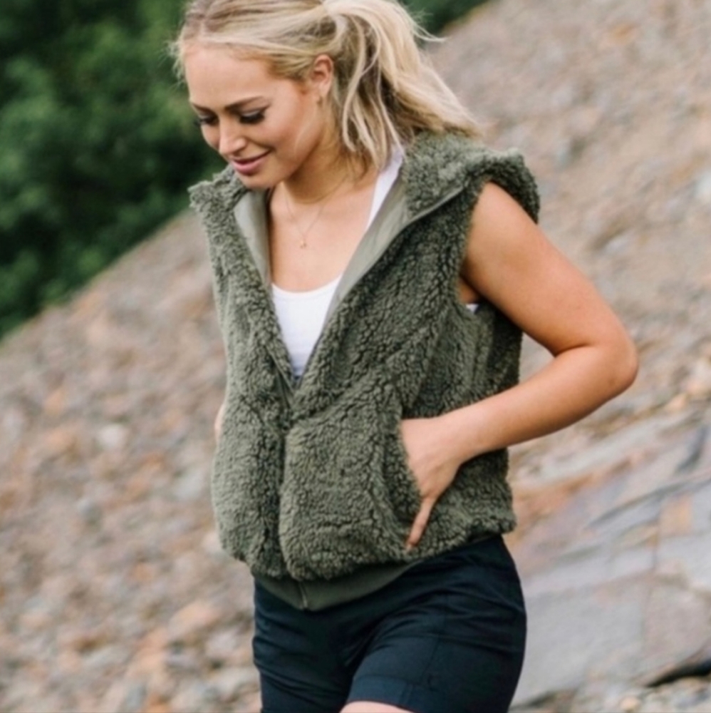 Zyia Olive Teddy Vest size XL